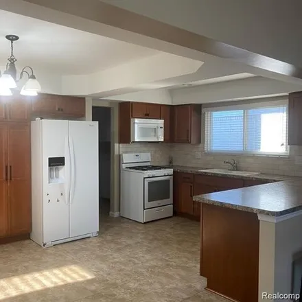 Image 7 - 13453 Montego Drive, Sterling Heights, MI 48312, USA - House for rent