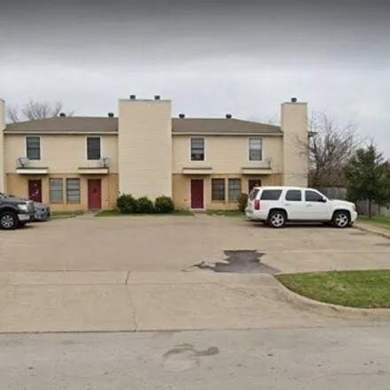 Rent this 2 bed house on 400 Cambridge Dr Unit 404 in Saginaw, Texas