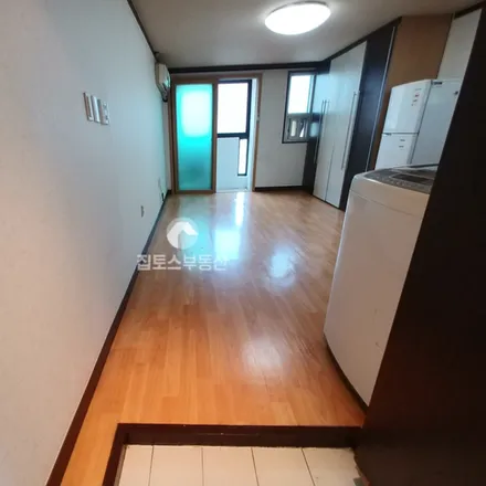 Rent this studio apartment on 서울특별시 강남구 도곡동 414