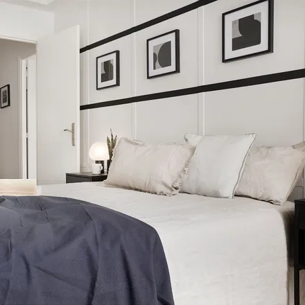 Rent this 3 bed apartment on 51bis Avenue de Ségur in 75007 Paris, France
