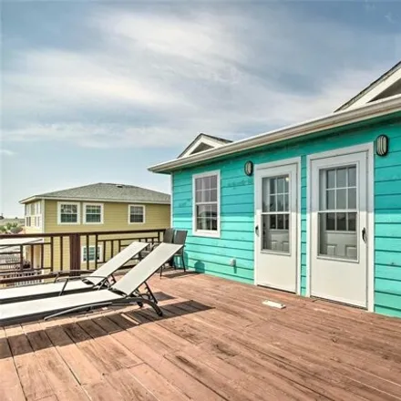 Image 3 - 301 Crab Street, Surfside Beach, Brazoria County, TX 77541, USA - House for sale