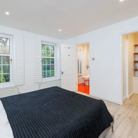 Image 2 - Newstead Way, London, SW19 5HR, United Kingdom - Townhouse for rent