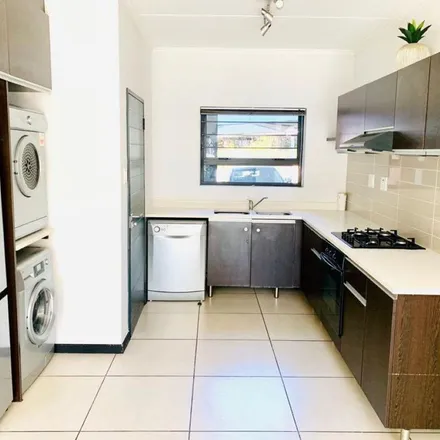 Image 9 - Fourways High School, Fisant Avenue, Johannesburg Ward 115, Randburg, 2068, South Africa - Apartment for rent