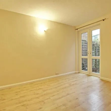 Rent this 2 bed apartment on Ravensbourne Road in London, BR1 1HN