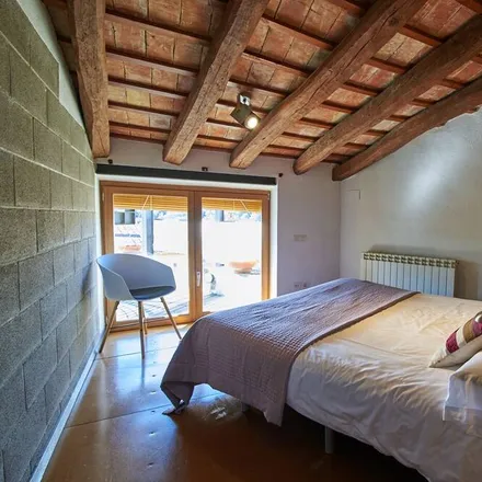 Rent this 4 bed townhouse on 08729 Castellet i la Gornal