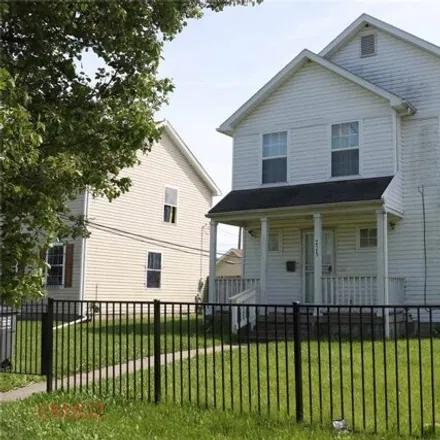Buy this 4 bed house on 263 West Bancroft Street in Toledo, OH 43620