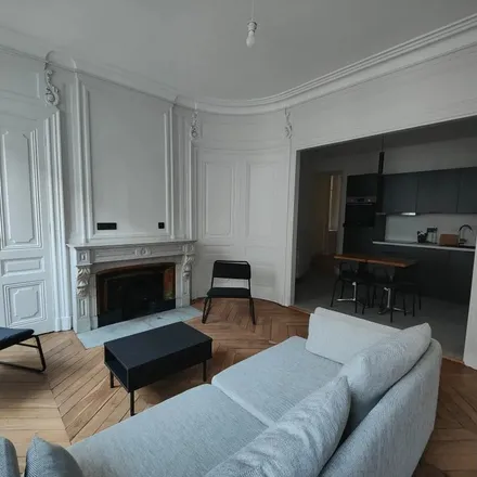Image 4 - 22 Rue Constantine, 69001 Lyon, France - Apartment for rent