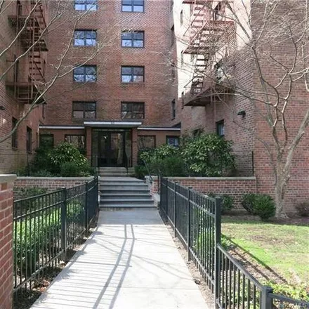 Buy this studio apartment on 50 White Oak Street in Pine Brook, City of New Rochelle