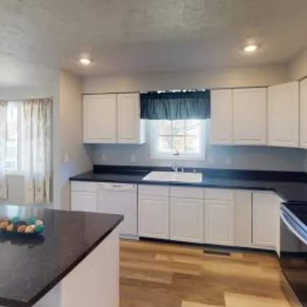 Buy this 3 bed apartment on 3923 North Melcosta Drive in Weaverridge, Peoria