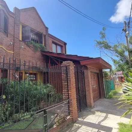 Buy this 4 bed house on Lafinur 3111 in Quilmes Oeste, B1879 BTQ Quilmes