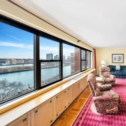 Image 2 - 16 Sutton Place, New York, NY 10022, USA - Townhouse for sale