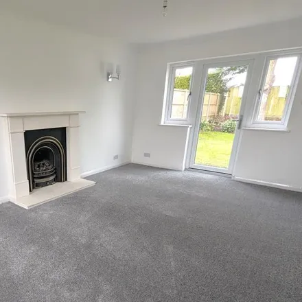 Image 3 - 21 Faris Barn Drive, Runnymede, KT15 3DZ, United Kingdom - House for rent
