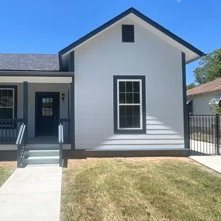 Rent this 4 bed house on 406 Davis Street in Taylor, TX 76574
