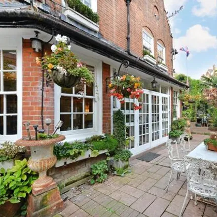 Image 5 - The Cottage, Greenberry Street, London, NW8 7AG, United Kingdom - House for sale