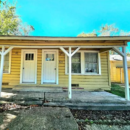 Image 1 - 201 East Cate Street, Grand Saline, Van Zandt County, TX 75140, USA - House for sale