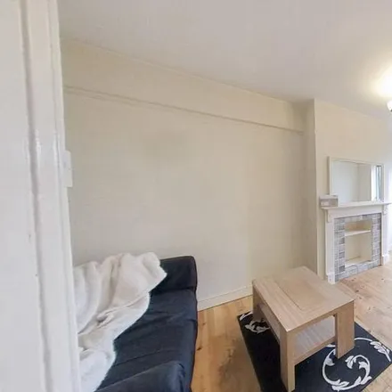 Image 4 - Coleman Court, Kimber Road, London, SW18 4PP, United Kingdom - Apartment for rent