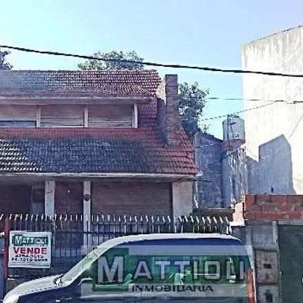 Buy this 4 bed house on Rosario in Partido de Quilmes, 1880 Ezpeleta