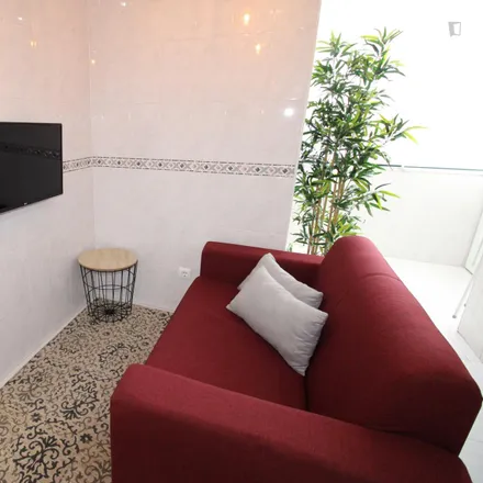 Rent this 2 bed apartment on Rua Filipe da Mata in 1600-993 Lisbon, Portugal