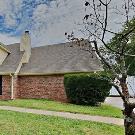 Buy this 3 bed house on 104 Summit Dr in Columbia, Tennessee