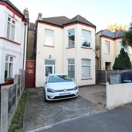 Image 1 - Harrow-on-the-Hill South Junction, Kenton Avenue, Greenhill, London, HA1 2BN, United Kingdom - Apartment for rent