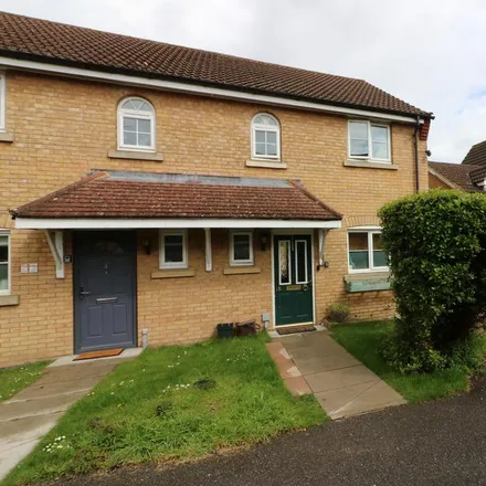 Rent this 3 bed duplex on Cleveland Way in North Hertfordshire, SG1 6BY