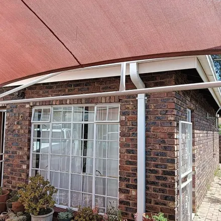 Rent this 1 bed apartment on Houtkop Road in Unitas Park, Emfuleni Local Municipality