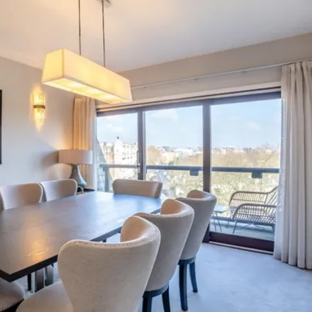 Rent this 4 bed apartment on Park Road in London, NW8 7HT