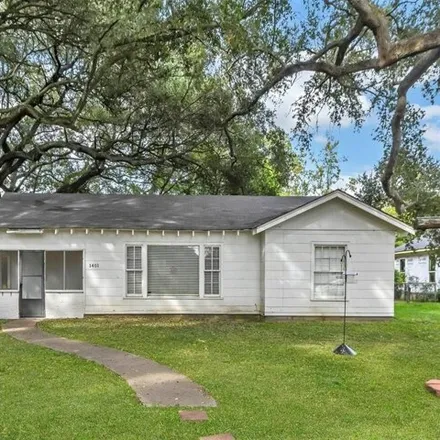 Rent this 3 bed house on 1419 Cos Street in Liberty, TX 77575