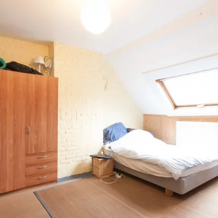 Rent this 4 bed room on Avenue du Prince Héritier - Erfprinslaan 79 in 1200 Woluwe-Saint-Lambert - Sint-Lambrechts-Woluwe, Belgium