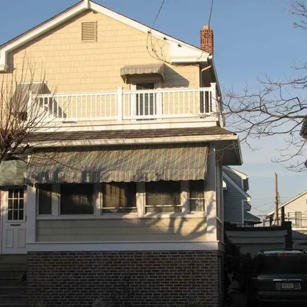 Rent this 3 bed house on 37 Lafayette Avenue in Ventnor City, NJ 08406