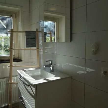 Rent this 5 bed apartment on Stadsblokkenweg in 6841 HH Arnhem, Netherlands