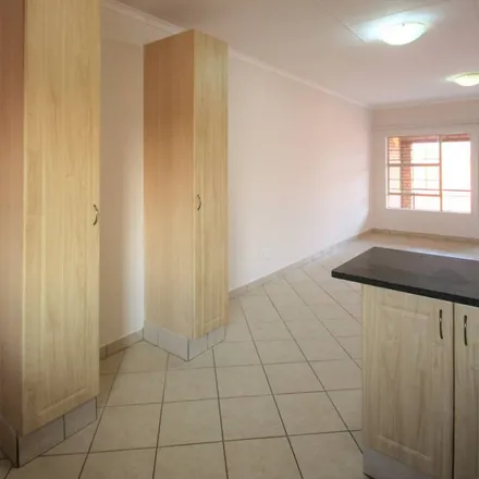 Image 8 - Mistletoe Street, Tshwane Ward 101, Gauteng, 0054, South Africa - Apartment for rent