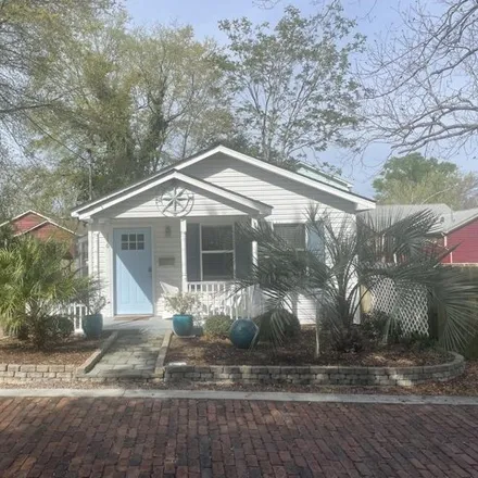 Buy this 1 bed house on 160 Saint James Street in Wilmington, NC 28401