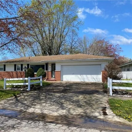 Buy this 3 bed house on 939 North 32nd Street in Mattoon, IL 61938