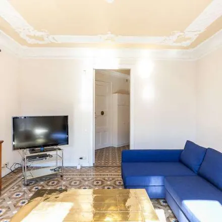 Rent this 3 bed apartment on Café & Té GR Compañia del Tropico in Rambla de Catalunya, 92