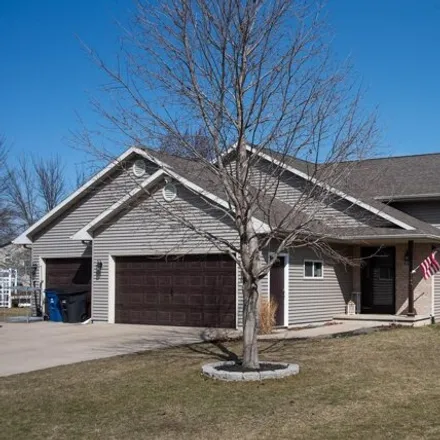 Buy this 4 bed house on 800 Carissa Court in Omro, Winnebago County