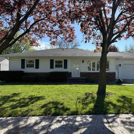Buy this 3 bed house on 106 West Florida Avenue in Little Chute, WI 54140