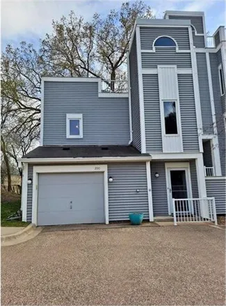 Rent this 2 bed house on 240 Northeast 2nd Street in Minneapolis, MN 55413