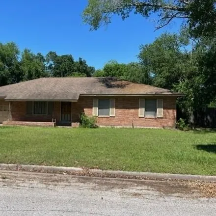 Buy this 3 bed house on 676 Willow Lane in Eagle Lake, TX 77434