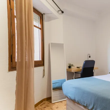 Rent this 8 bed room on Blanqueria - Pare d'Òrfens in Carrer de la Blanqueria, 46003 Valencia