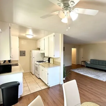 Rent this 2 bed house on Charles C Wood D D S in 6th Court, Santa Monica