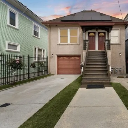 Buy this studio house on 1122;1124 53rd Street in Oakland, CA 94608