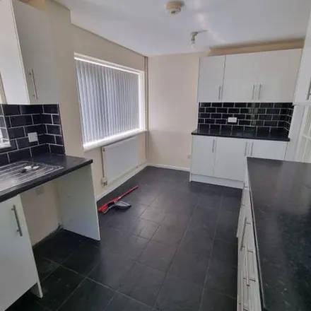 Rent this 2 bed duplex on Gleneagles Avenue in Leicester, LE4 7YL