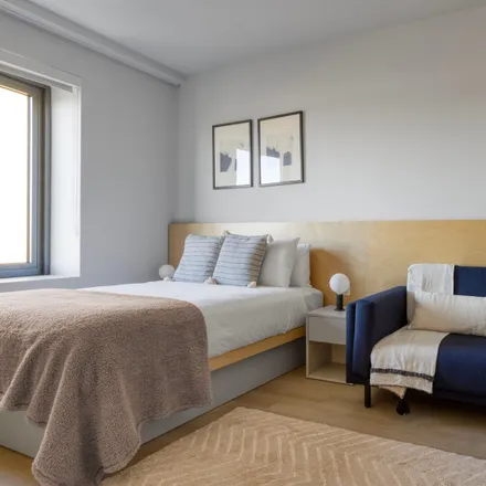 Rent this studio apartment on Citizen Public House & Oyster Bar in 1310 Boylston Street, Boston