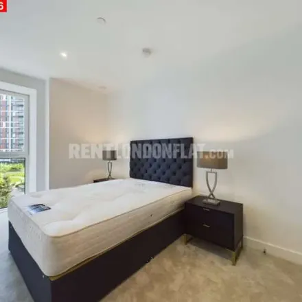 Rent this 1 bed apartment on H&T Pawnbrokers in 2 Greens End, London