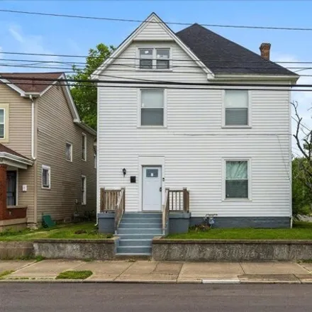 Buy this 5 bed house on 1515 Girard Avenue in Oakland, Middletown