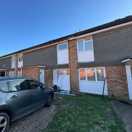 Rent this 3 bed townhouse on Kiln Croft Close in Marlow, SL7 1US