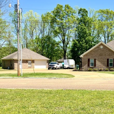 Rent this 6 bed house on 230 Spencer Road in Grenada, MS 38901