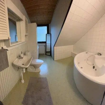 Rent this 4 bed apartment on Myrvägen in 191 34 Sollentuna kommun, Sweden