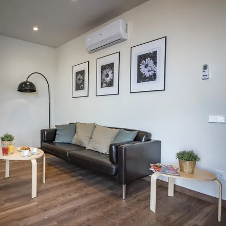 Image 3 - Carrer del Comte Borrell, 68, 08001 Barcelona, Spain - Apartment for rent